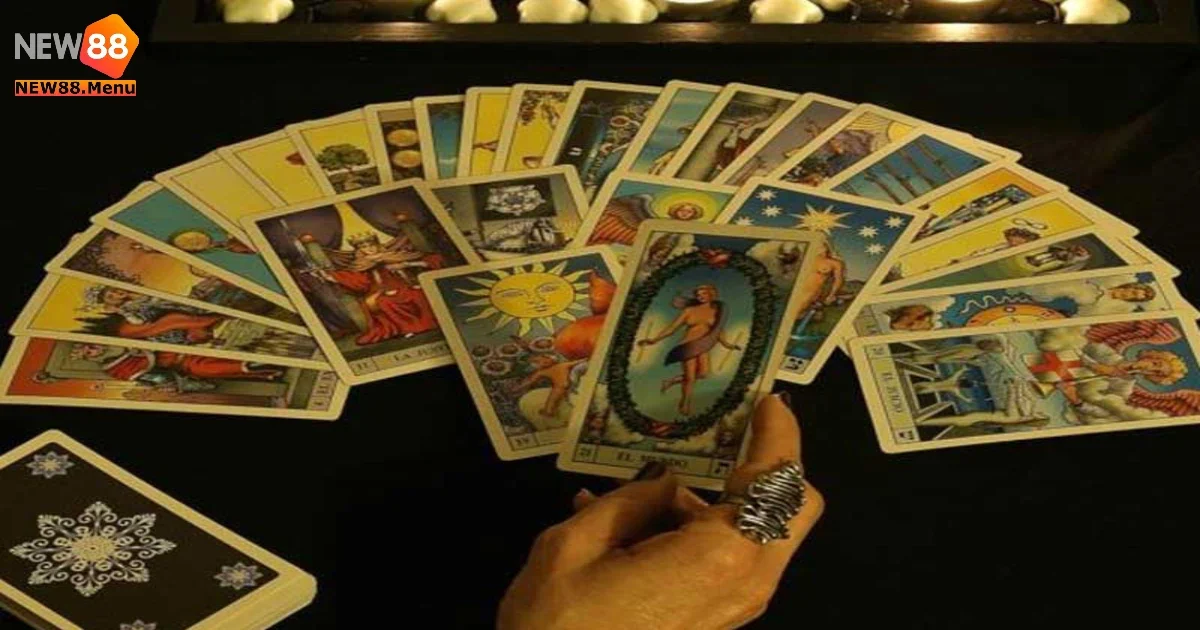 Chiến lược đặt cược trong bài Tarot dựa trên những lá bài đã ra